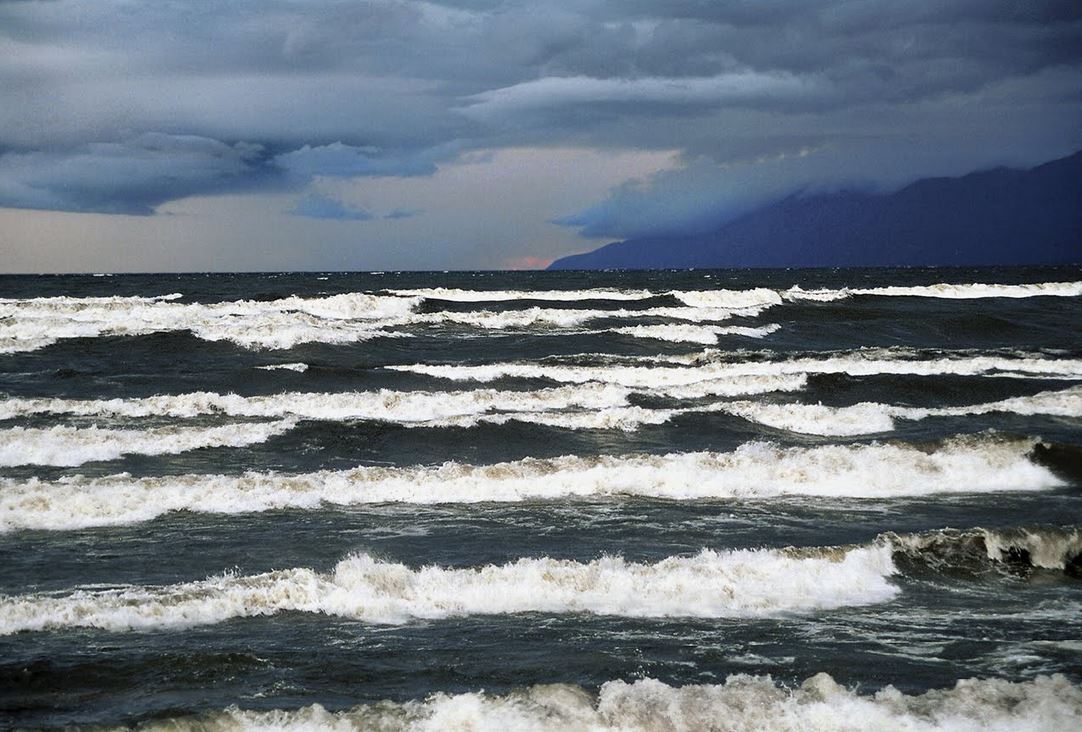 Волнение на озере Байкал