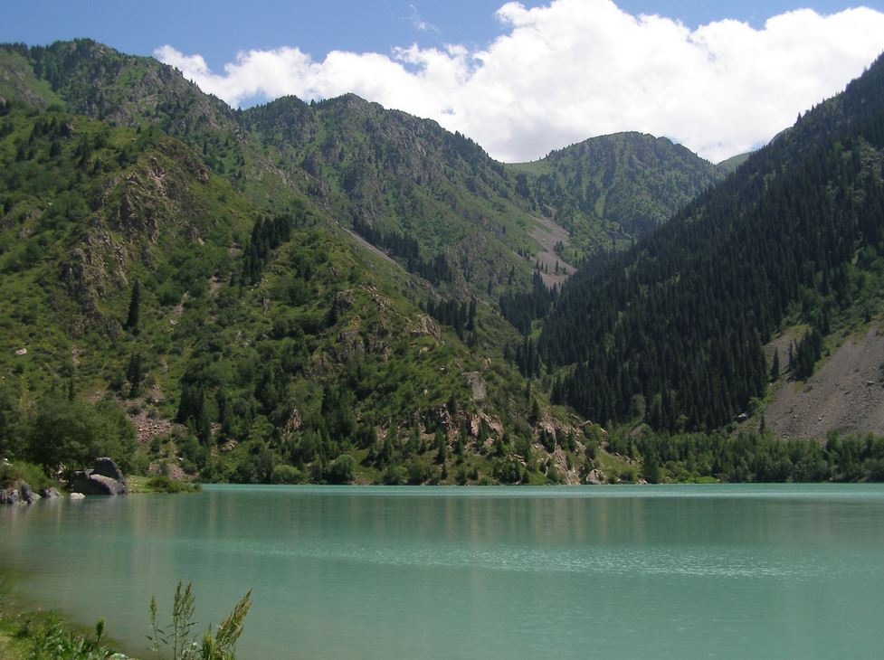 Озеро Иссык летом