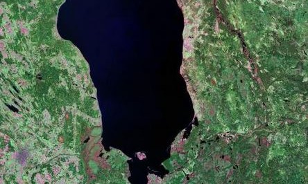 Чудско-Псковское озеро со спутника