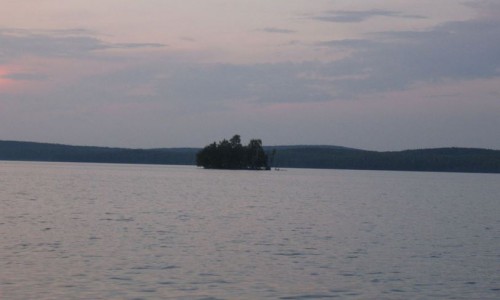 Остров на озере Большой Кисегач